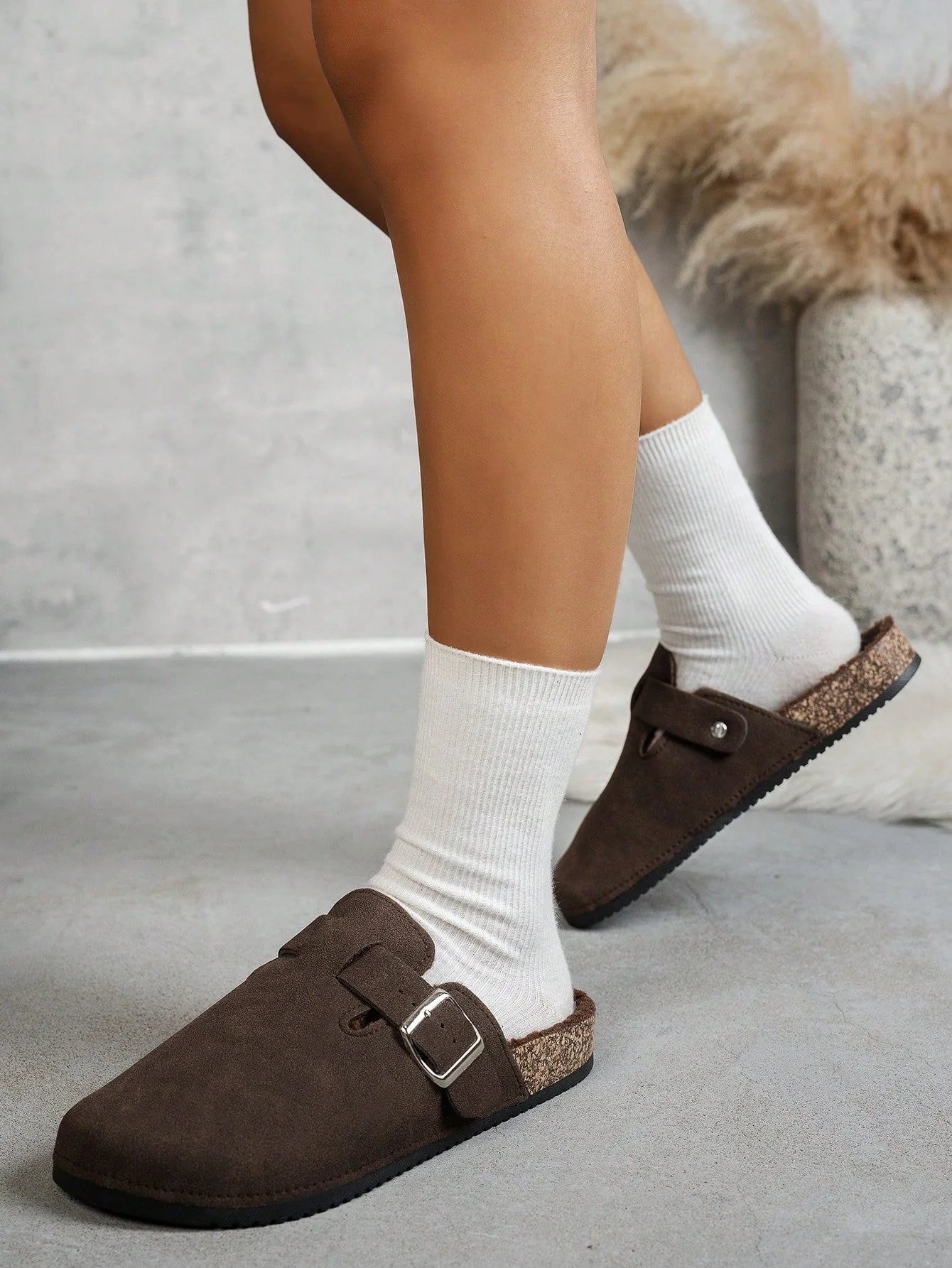 Women's Suede Mule Slippers – Cozy Slip-On Clogs with Optional Fleece Lining